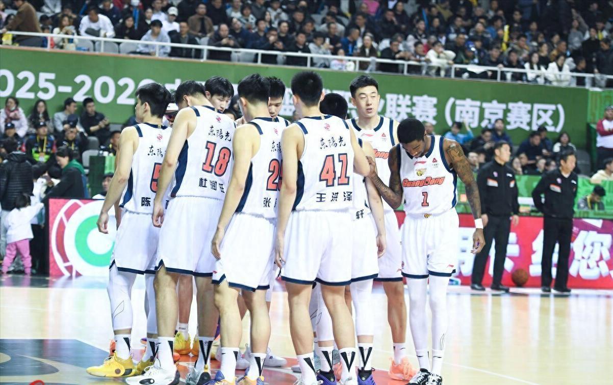 开云-不当水货！杜锋弟子拿下14+10，打南京队开窍了，胡明轩回击质疑