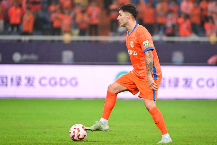 开云体育APP下载-媒体人：泰山队解套洛佩斯，为外援引进和内援出场打开了空间