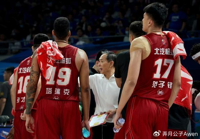 开云体育入口-连续7场被弃用！拿600万带薪看球，球迷：中国最成功的打工人|范子铭|许利民|北京队|北京|浙江队_新浪体育_新浪新闻