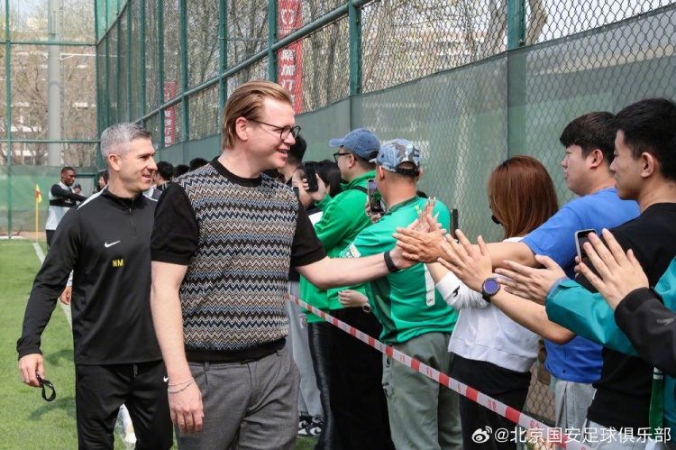 开云体育入口-球迷+媒体开放日，感谢有你！💚💚💚